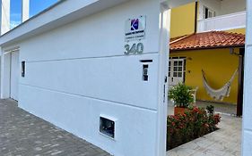 Kalug - WI-FI 200mbps, COZINHA COMPLETA para até 4 PESSOAS em condomínio na PRAIA DOS MILIONÁRIOS